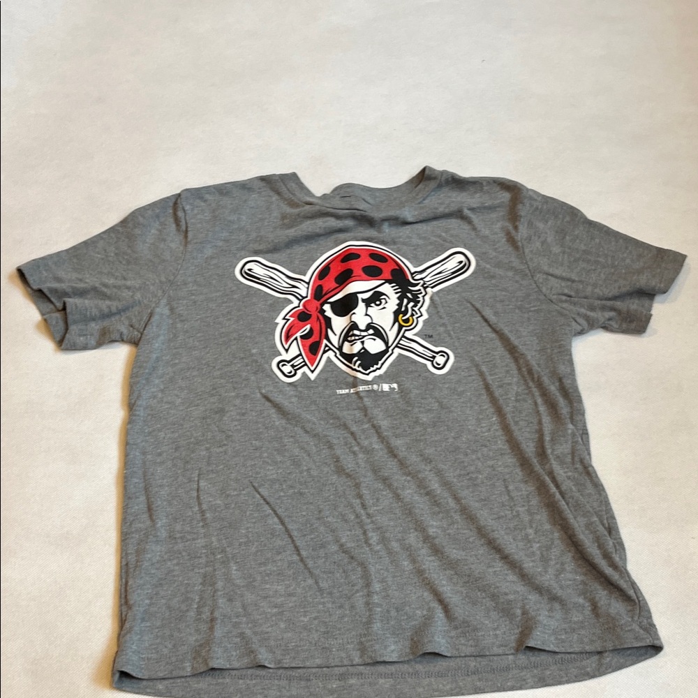 Genuine Merchandise Gray Pittsburgh Pirates tee